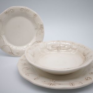 Servizio piatti in ceramica