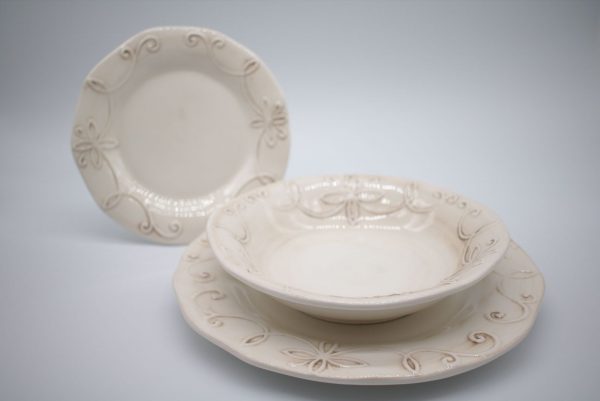 Servizio piatti in ceramica
